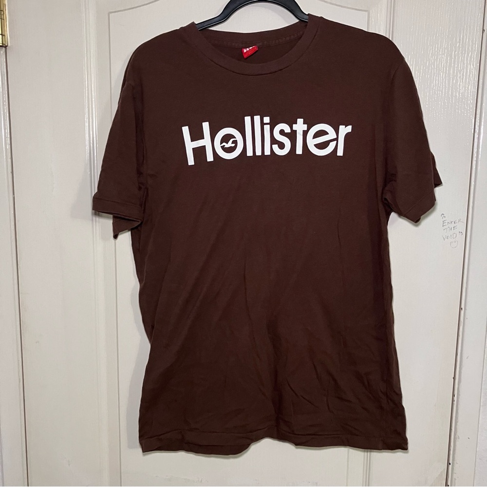 Hollister Dark Brown Crewneck Tee with Red Logo Tag